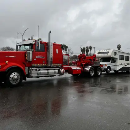 Heavy duty towing Yuba City for big rig towing
